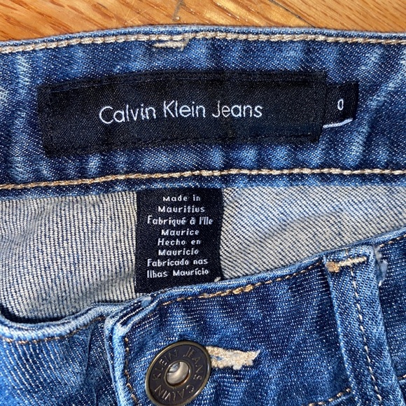Calving Klein Ultimate Boot jeans. Size 0 - Picture 4 of 6
